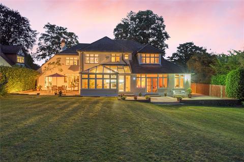27 Lower Road, Fetcham, Leatherhead, KT22 9EL