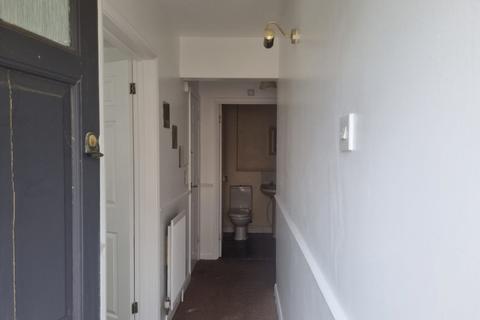 2 bedroom maisonette to rent, Chadwell Heath, RM6