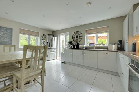 3 bedroom end of terrace house for sale, Stroudley Drive, Burgess Hill, RH15