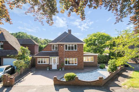 3 bedroom detached house for sale, Hamilton Avenue, Pyrford, GU22