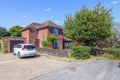 4 bedroom detached house for sale, Watt Close, Alderton, IP12 3BY