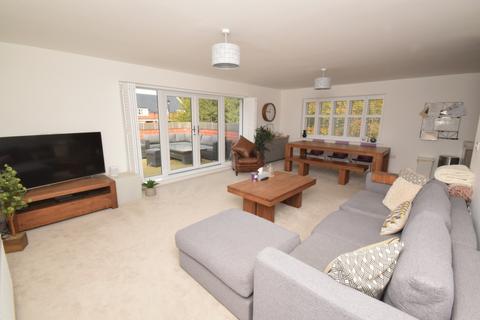 2 bedroom coach house to rent, Tomlinson Court, Welwyn AL6