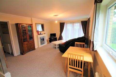 2 bedroom apartment to rent, Ashford Road, Ashford TW15