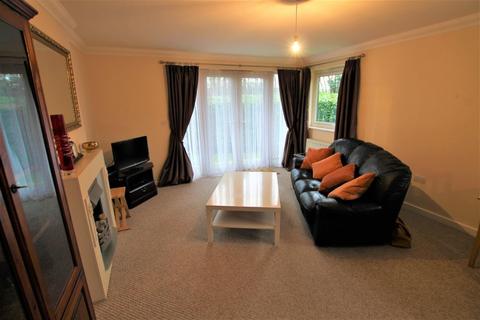 2 bedroom apartment to rent, Ashford Road, Ashford TW15