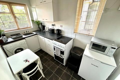 2 bedroom flat for sale, Anglesea Road, Southampton SO15