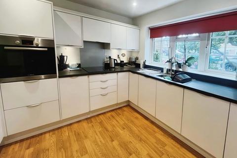 16 Harrisons Green, Birmingham, B15 3LH