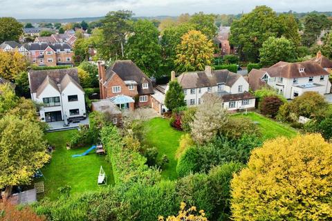 4 bedroom detached house for sale, Park Road, Surrey GU15