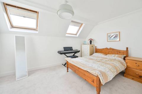 56 Hayes Grove, London, SE22 8DF