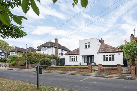 3 bedroom bungalow for sale, Brook Rise, Chigwell, IG7