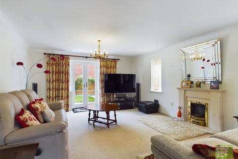 5 bedroom detached house for sale, Monarch Drive, Shinfield, Reading, Berkshire, RG2