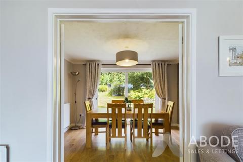 24 Athlestan Way, Stretton, Burton-on-trent, DE13 0XZ