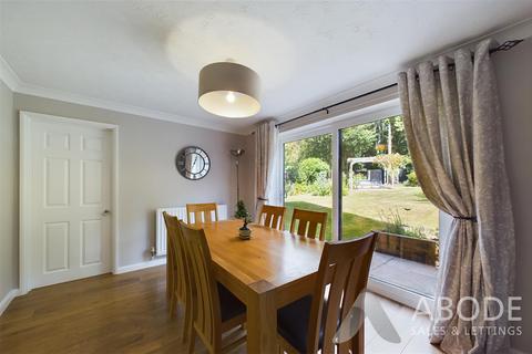 24 Athlestan Way, Stretton, Burton-on-trent, DE13 0XZ