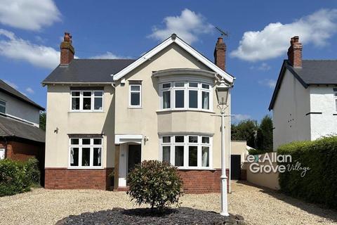 4 bedroom detached house for sale, Middlefield Lane, Hagley