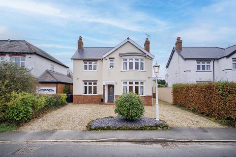 4 bedroom detached house for sale, Middlefield Lane, Hagley