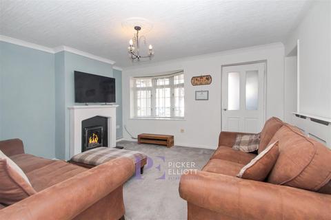 3 bedroom semi-detached house for sale, Kirby Close, Sapcote LE9