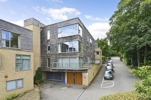 3 bedroom apartment for sale, Willow Point, Hitherbury Close, Guildford