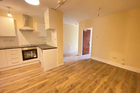 3 bedroom apartment to rent, Junction Road, Ealing