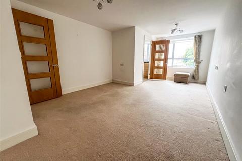 1 bedroom flat for sale, Carnarvon Road, Clacton-On-Sea CO15