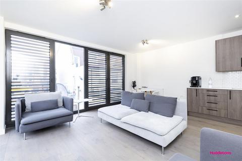 2 bedroom apartment to rent, 675 Green Lanes, London N8