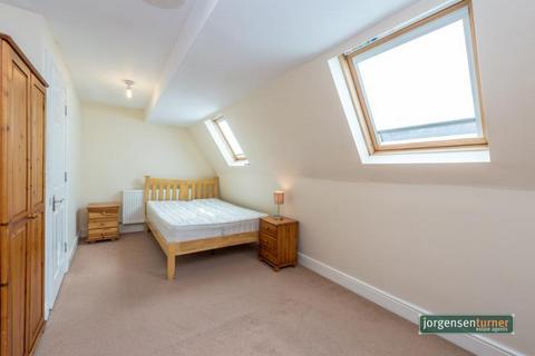 1 bedroom flat to rent, Uxbridge Road, Shepherds Bush, London