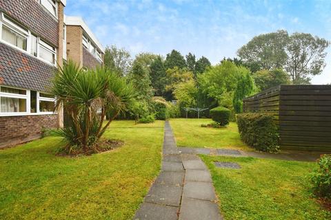 1 bedroom apartment for sale, St. Marys Mount, Cottingham