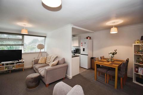 1 bedroom apartment for sale, St. Marys Mount, Cottingham