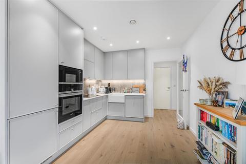 1 bedroom flat for sale, 83, Upper Richmond Road, London