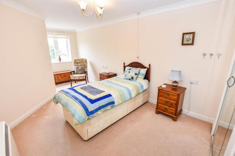 1 bedroom retirement property for sale, Tylers Ride, South Woodham Ferrers