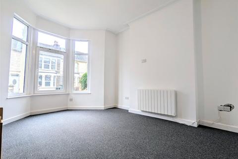 4 bedroom semi-detached house to rent, North Street, Bristol BS16