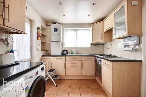 2 bedroom semi-detached house for sale, Park Lane, Hayes