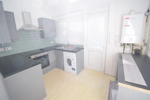 2 bedroom house to rent, Plymouth Road, Penarth