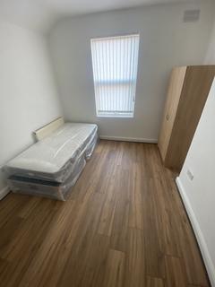 Studio to rent, Doncaster, DN1