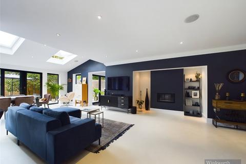 10 Cranes Drive, Surbiton, KT5 8AL