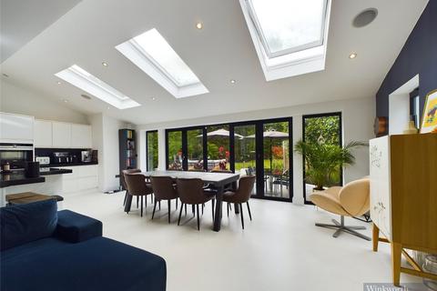 10 Cranes Drive, Surbiton, KT5 8AL
