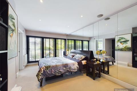 10 Cranes Drive, Surbiton, KT5 8AL