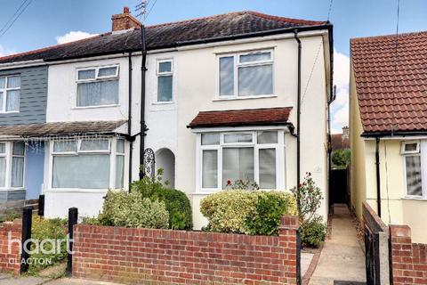 2 bedroom end of terrace house for sale, Agincourt Road, Clacton-On-Sea