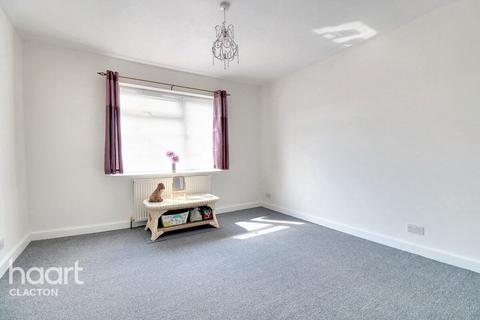 27 Agincourt Road, Clacton-on-sea, CO15 3EB