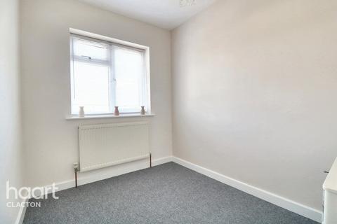 27 Agincourt Road, Clacton-on-sea, CO15 3EB