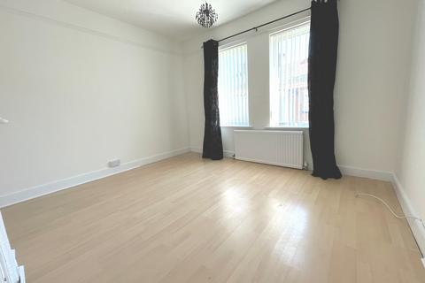 3 bedroom end of terrace house to rent, Granville Road, NR31 0DA