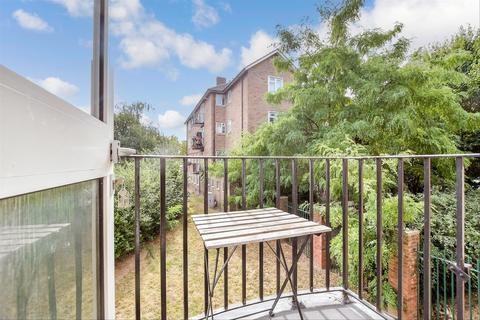 3 bedroom flat for sale, Thornhill Gardens, Leyton