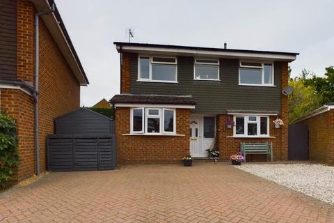 4 bedroom detached house for sale, Hoods Farm Close, Aylesbury HP22