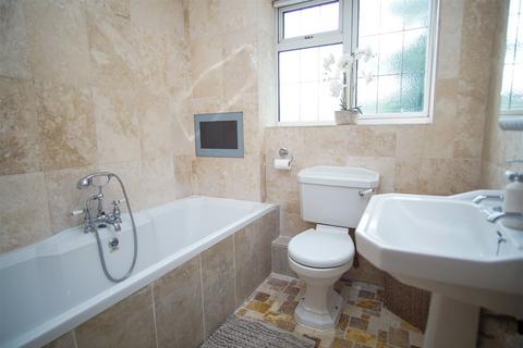 15 Milford Close, London, SE2 0DS