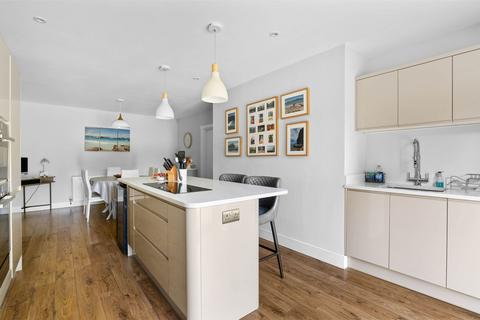 1 Hill View Road, Worcester, WR2 4PN