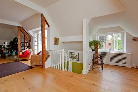 4 bedroom apartment to rent, Hampstead Hill Gardens, Hampstead, London, NW3