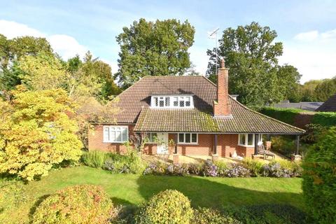 3 bedroom detached house for sale, Woodstock, West Clandon, GU4