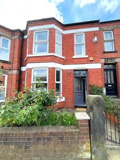 3 bedroom terraced house to rent, Village Road, Wirral CH63