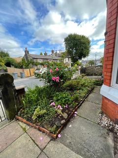 3 bedroom terraced house to rent, Village Road, Wirral CH63