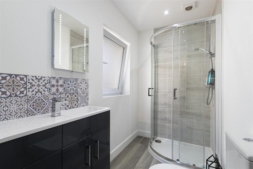 En Suite Shower Room