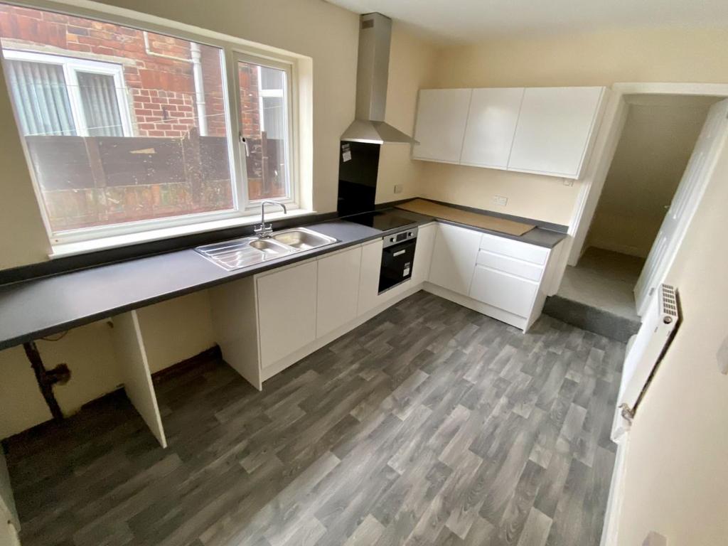 Kitchen 2.JPG