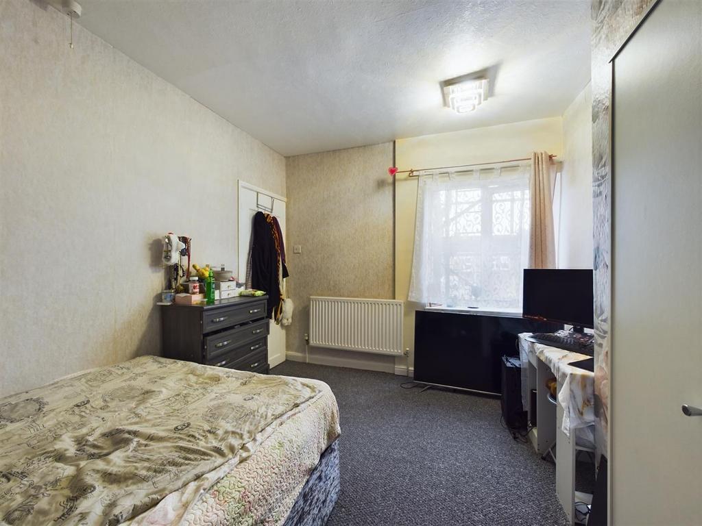 Bedroom 2 (3).jpg